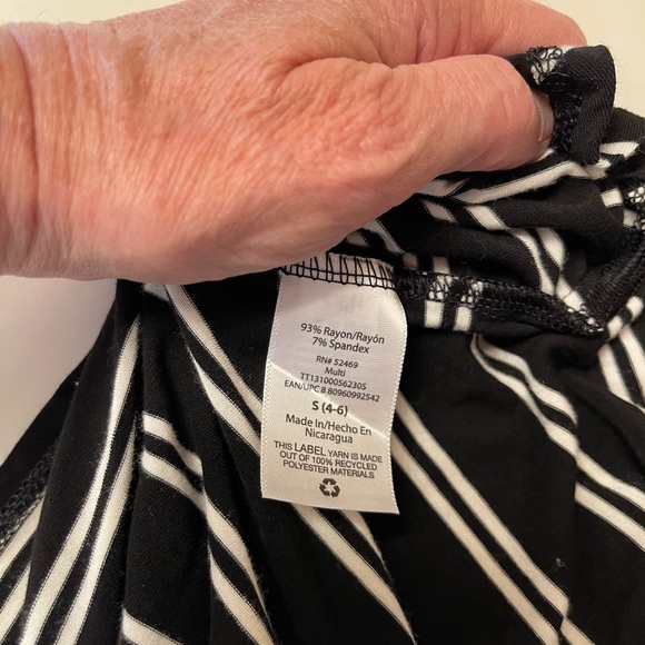 ***Time and Tru Top - Picture 5 of 5